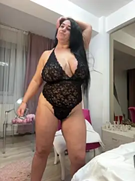 VickyBlazze - Ice on my nipples, feel the chill