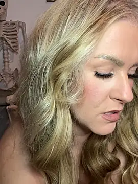 CharleighBaker - 3 min control & striptease