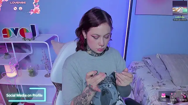 ViolettaBaker_ - Whap / video / Control lovense 🐦‍⬛🖤