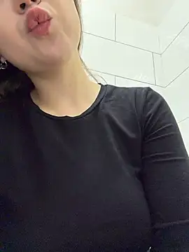 Peachy_Dream - massage pussy under shorts + door open