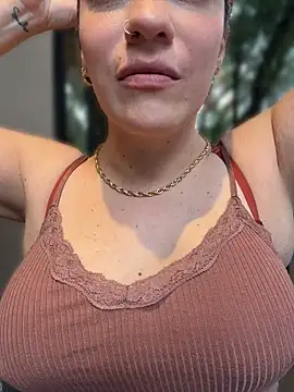 AleDeloo - Lunch flashing