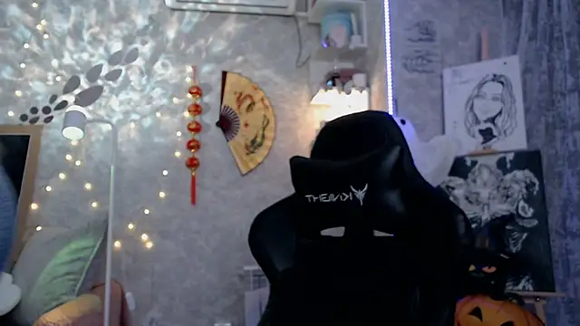 NickyAdamidi - King of the Room🤴