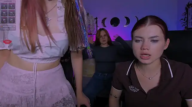 Isabel_wave - kiss her neck