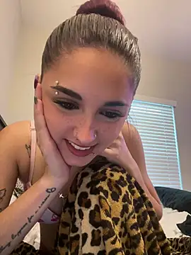 SophieSkyeX - rub pussy 30s (panties on) 🤫