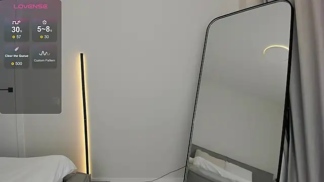 Sarahphyllis - naked strip tease