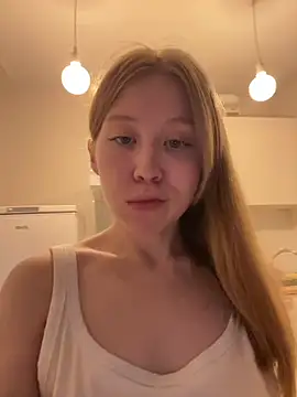 Evie_Wayne - Topless