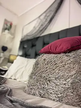 MiilaBlake - PUSSY SPANKS & RUB UNTIL WET