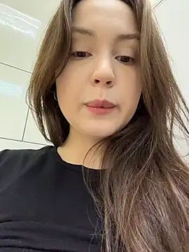 Peachy_Dream - massage pussy under shorts + door open