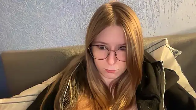 Thepretiestgirlhere