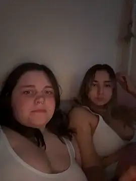 HotQueenDaphne - Kate takes off Daphne's t shirt
