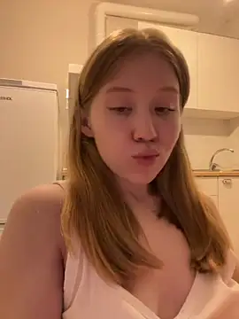 Evie_Wayne - Topless