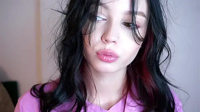 CherryKahae - eyes close to cam