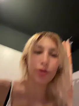 Suyneslii - Ass flash