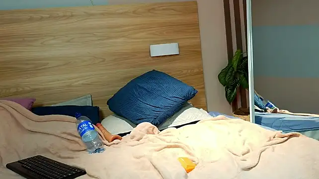 Kasandraa_1 - One Finger in my ass🍑