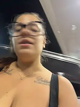 Lolagirl7 - Park and play with it💦💦