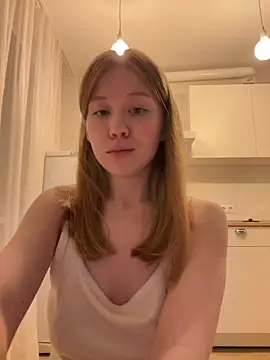 Evie_Wayne - Topless