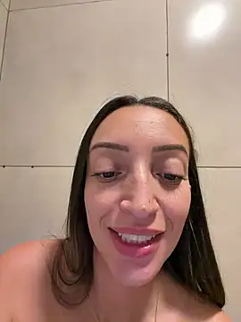 BelleLouiseVp - Shake my Ass