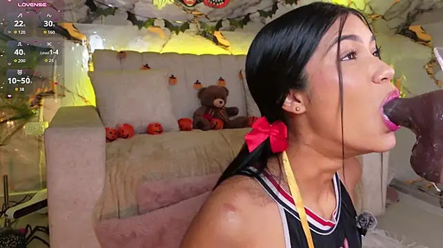 CaseyPiierce - Spread Ass + Plug🍑