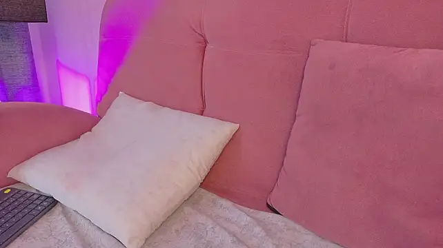 Karina2Smith - plug in my ass
