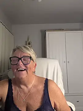 Bridget-valentine - Tits out 5mins