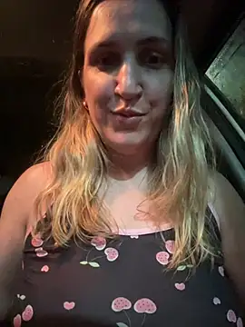 Bia_sexynovaes - Bia coloca o dedo no cuzinho e geme alto