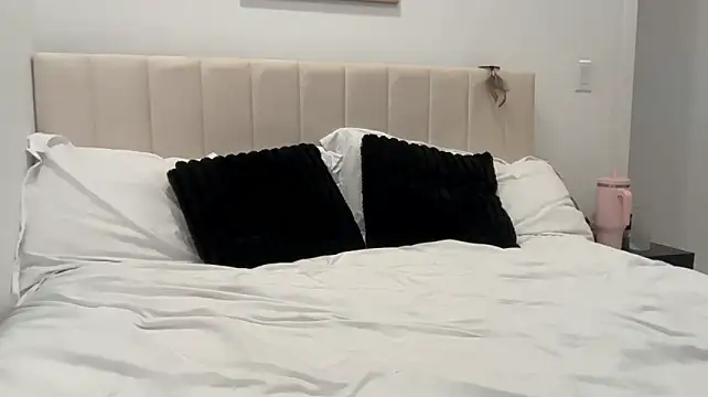 TaylorxViolet - Sloppy dildo bj