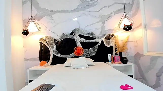 Lena_Amour - Her ass bounces like a little dog's 🍑🥵