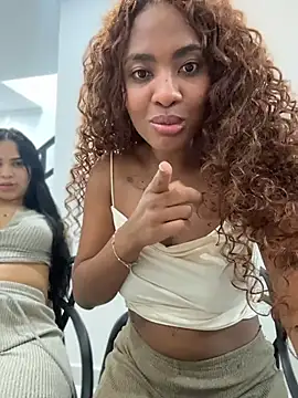 Angel_preta - Siririca de roupa