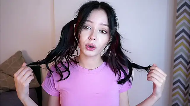 CherryKahae - eyes close to cam