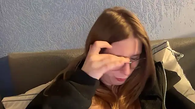 Thepretiestgirlhere