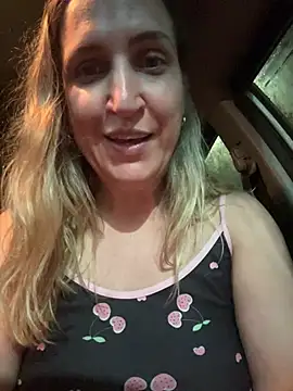 Bia_sexynovaes - Bia coloca o dedo no cuzinho e geme alto