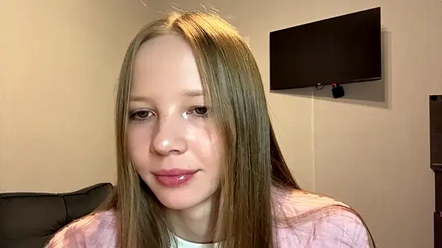 DionnaStrech - my smile will make ur day brighter <3