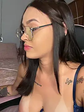 Lyly_Angelll - ꧁🌸Tits out+Zom pussy😌꧂