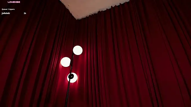 Hilaryebony_ - Put 1 u figer in u bigass I Finger ANAL
