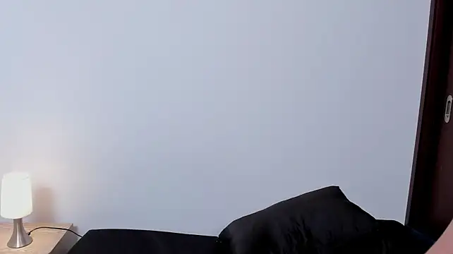 Divine_sin - 1 min control + show tits