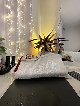 _zoe_bakerr - undress me completely 😍