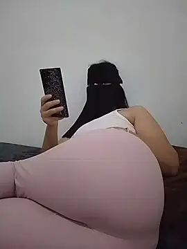 Mowl3a_ktir - طيز كبيرة