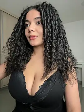 Curlyierr - UNDRESS AND GET NAKED