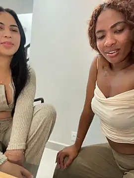 Angel_preta - Siririca de roupa