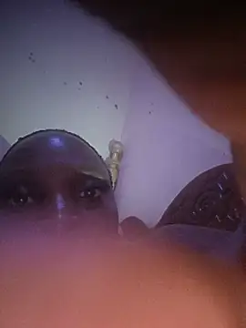 Pretty_amaal - Naked Outside