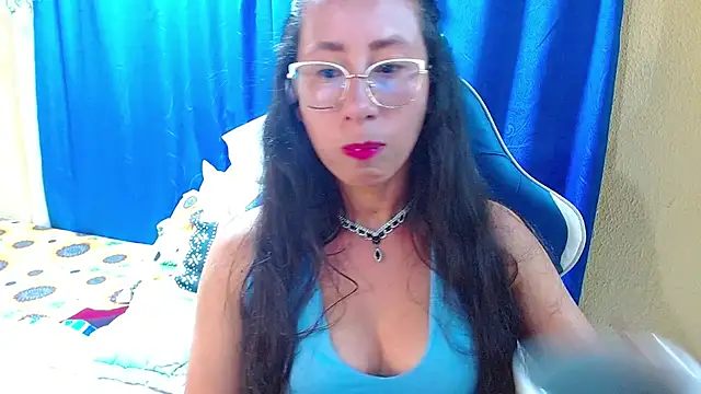 Gia_leinn - playing with my pussy