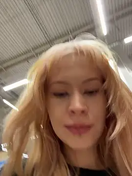 _Little_Ginger - Show boobs in public