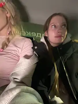 Elsawhere - O M G! Elsa boobs out 30 sec!!