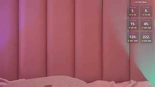 Dakota_velvet_ - New cute Hello Kitty plug premiere