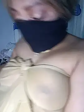 Loolly - Oil on boobsافرك بزازي بالزيت