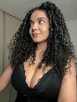Curlyierr - UNDRESS AND GET NAKED