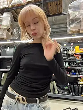 _Little_Ginger - Show boobs in public