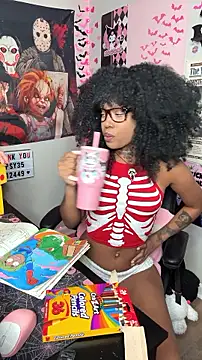 Spookiebaddie - naked + oil😇