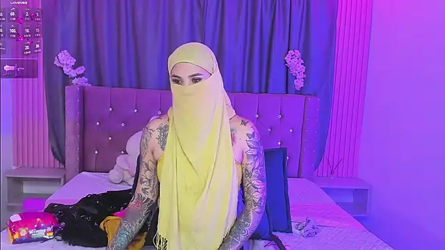 Nayla-Mouna - slap on the ass and oil
