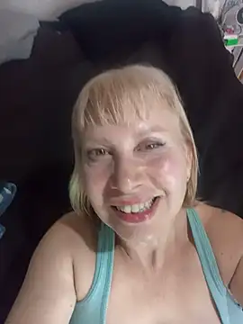 SexyMilf1211 - Masturbar el didlo con mis tetas